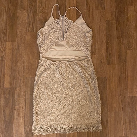 Revamped beige Lace Midi Dress - Picture 3 of 6